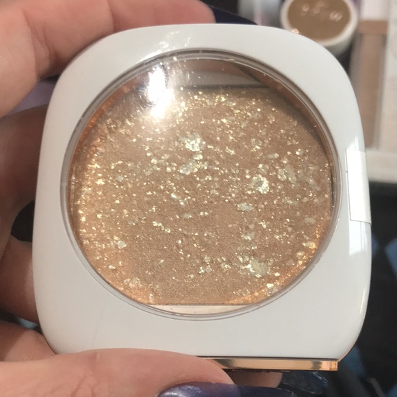 ✨🆕BNIP!Flower By Drew Barrymore Makeup & Skincare Set✨ - Picture 4 of 16